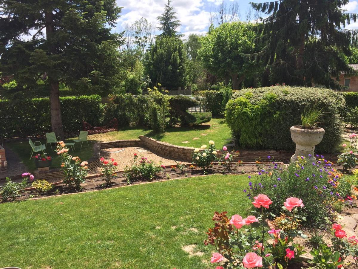 La Noisetiere Hotel Noyers-sur-Cher Exterior photo