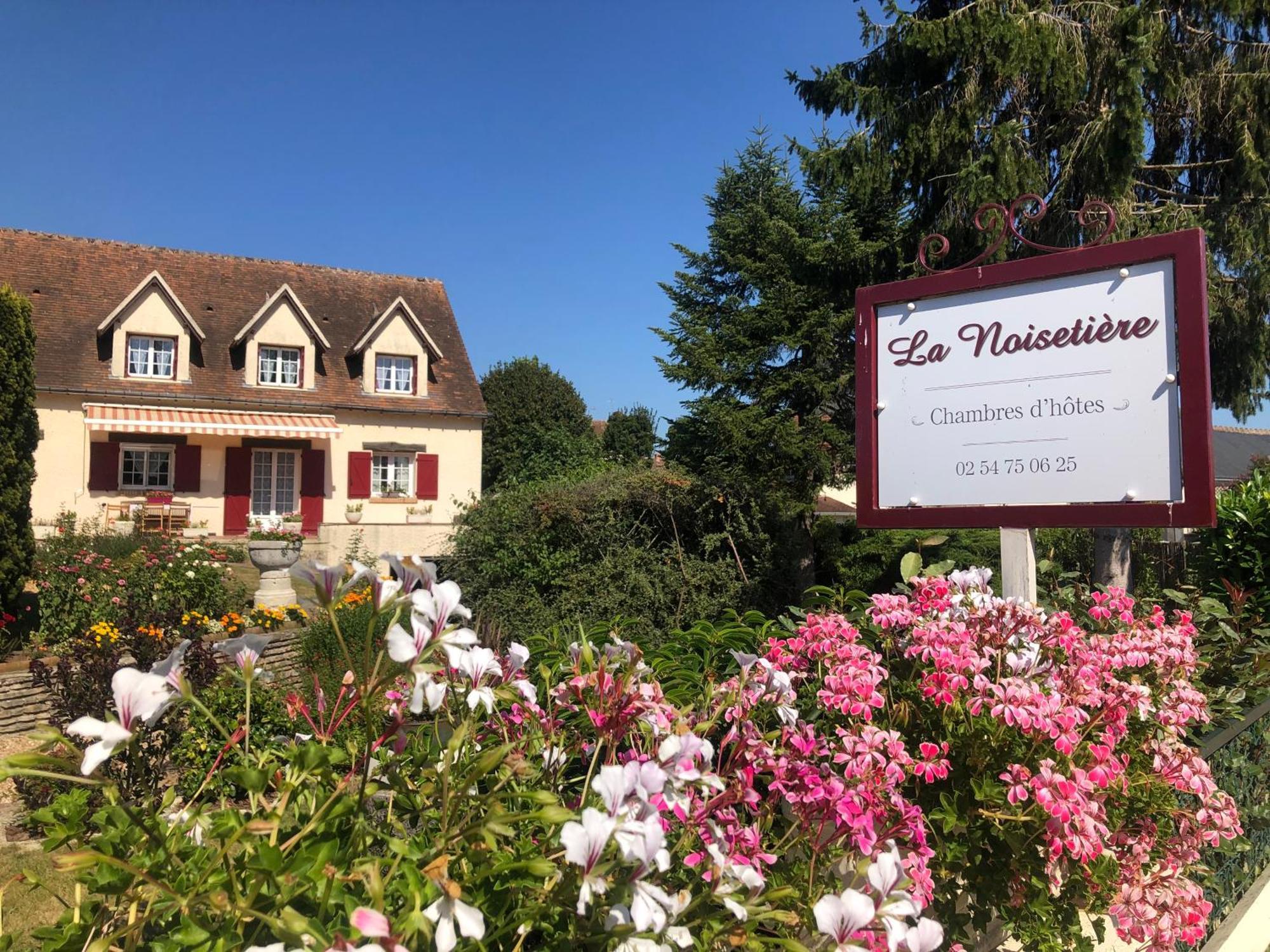 La Noisetiere Hotel Noyers-sur-Cher Exterior photo